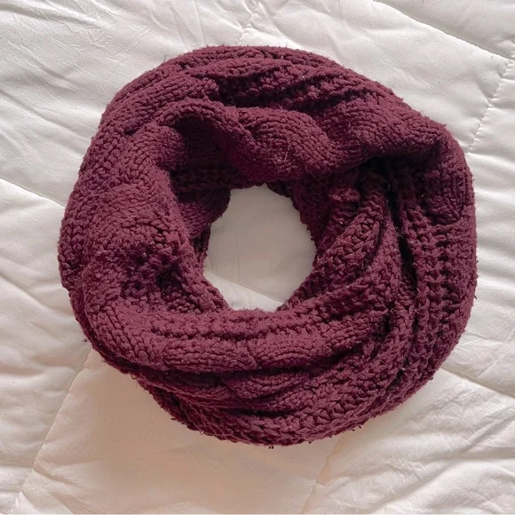 Red Infinity Scarf - Picture 1 of 5